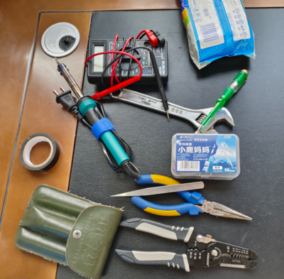 社區(qū)里的“家電醫(yī)生” 巧手電工器材“復(fù)活”老舊電器，溫情守護(hù)鄰里生活